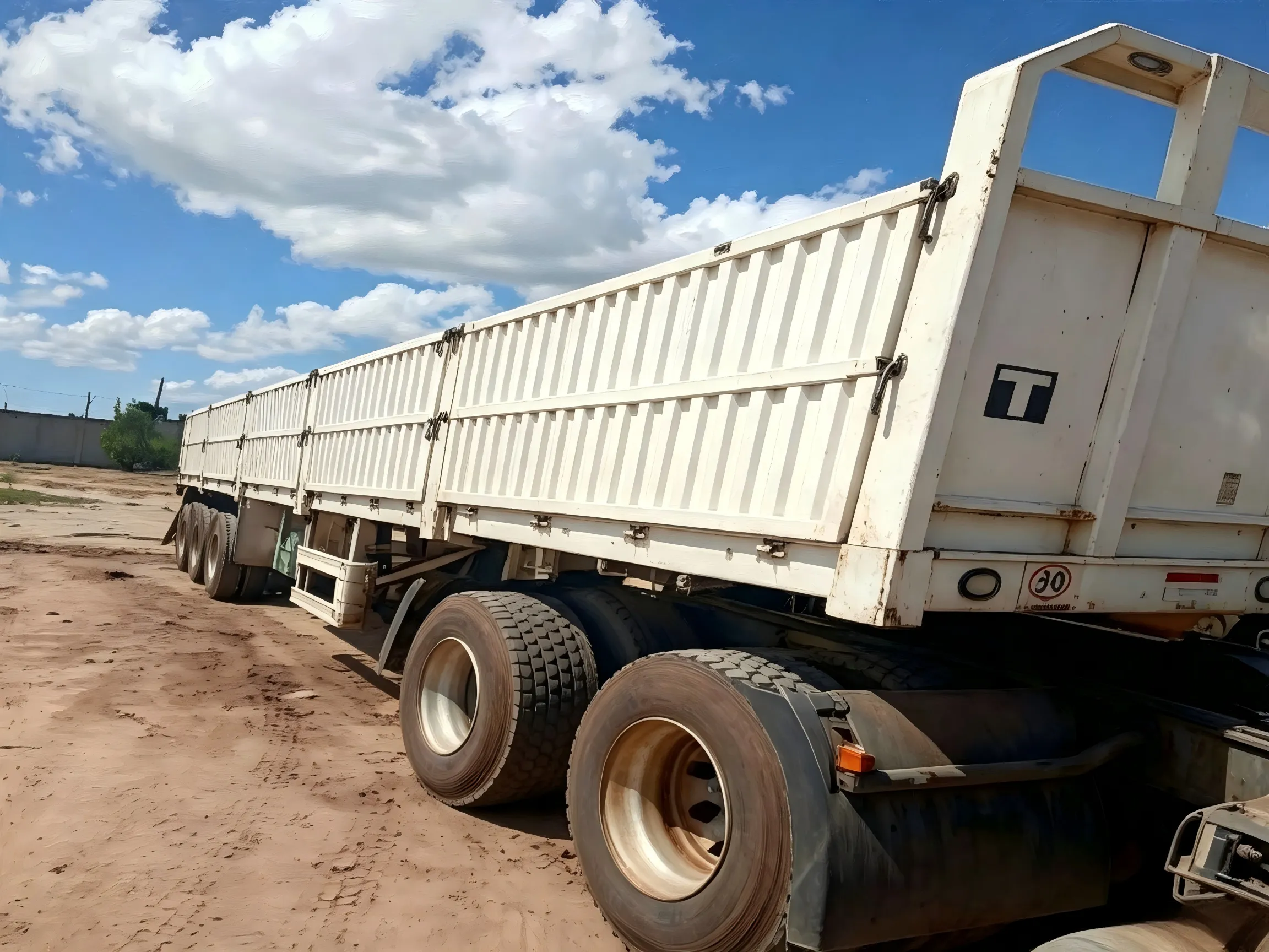 3 Axles Flatbed Stake Trailer