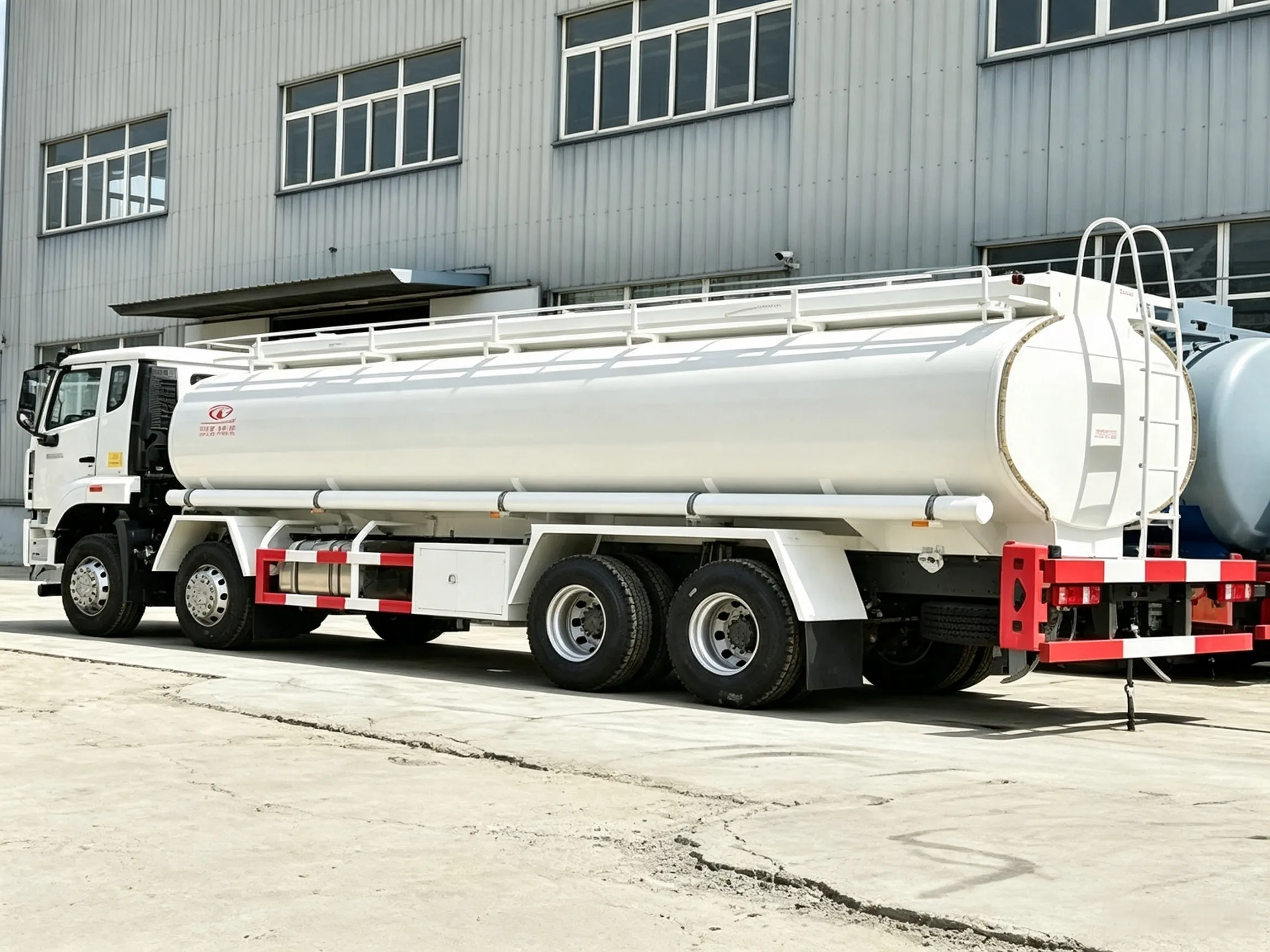 8×4 Fuel Tank Trucks